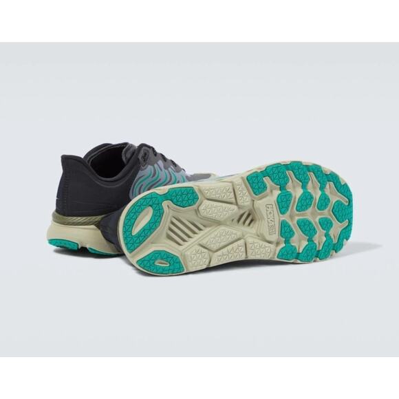 Athletic_Shoes